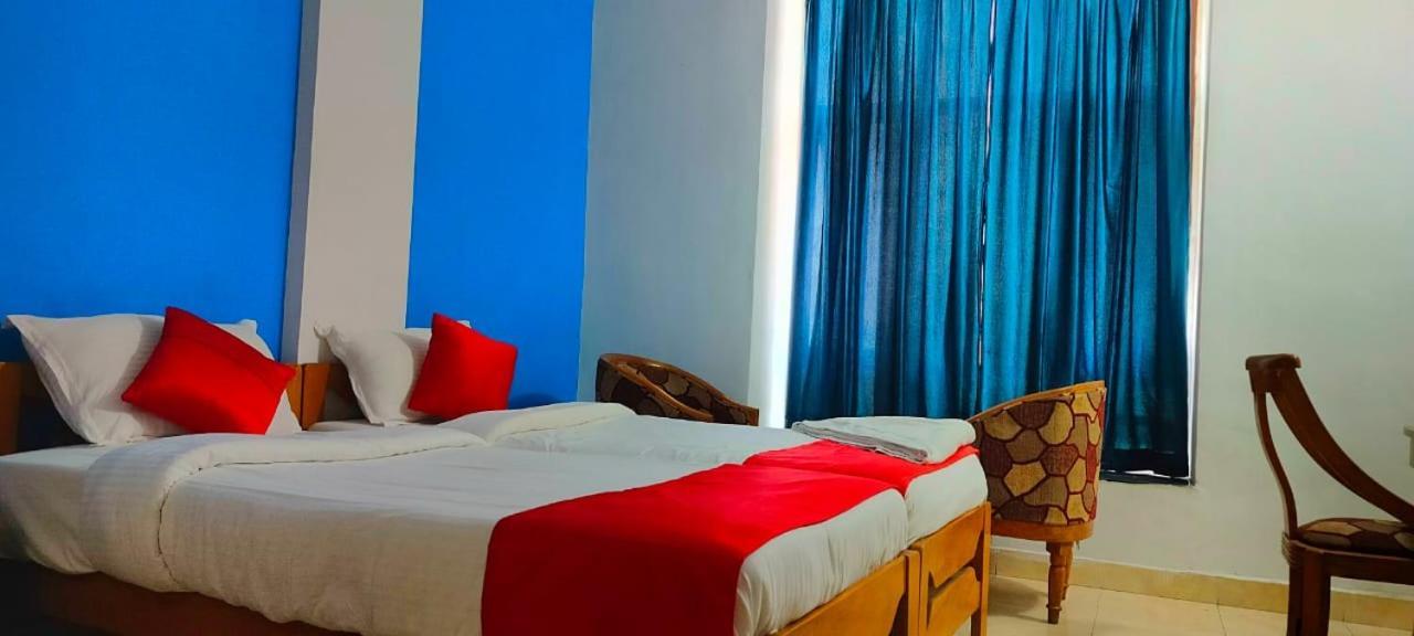Hotel Manhattan Chennai Extérieur photo