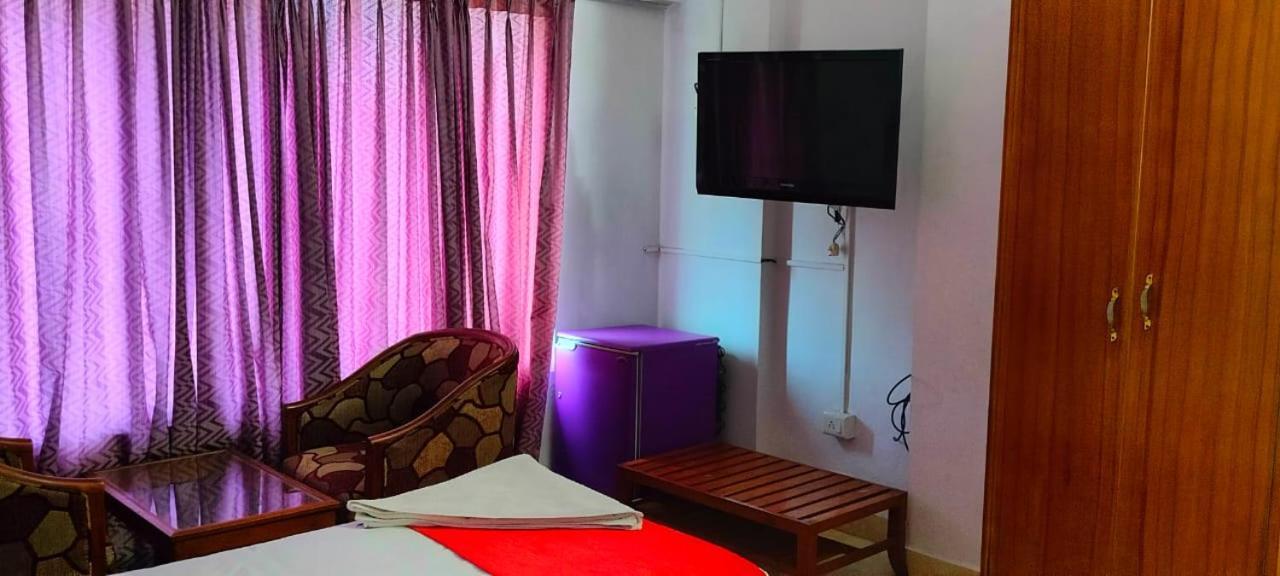 Hotel Manhattan Chennai Extérieur photo