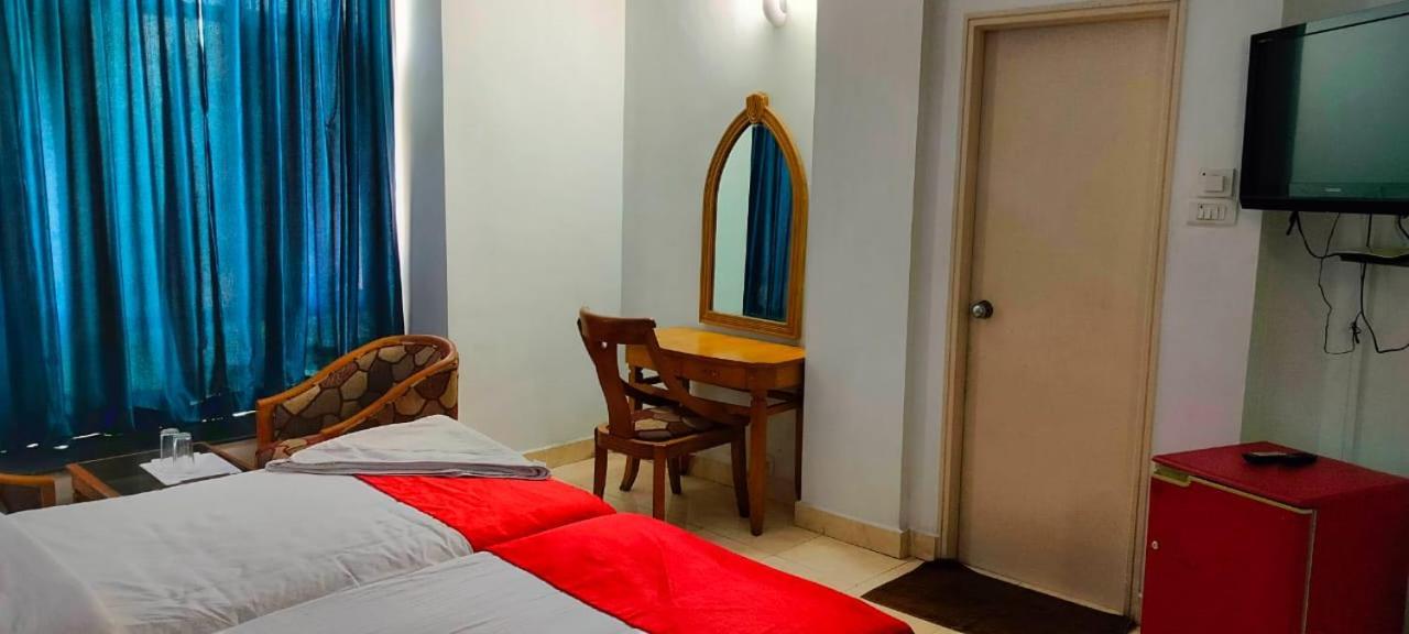 Hotel Manhattan Chennai Extérieur photo